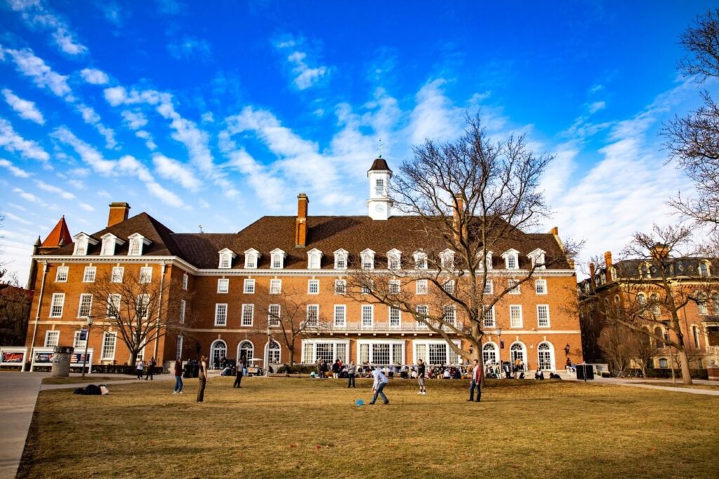 Limo service to Champaign Illinois